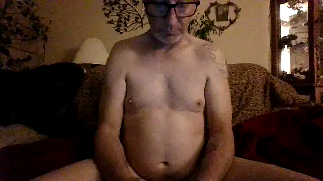 Snapshot of longsmooth4u chatting on April 23, 8:24 am longsmooth4u online show from April 23, 8:24 am