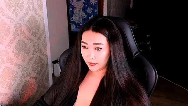 Snapshot of Emma_Uilson chatting on May 9, 8:14 pm Emma Uilson online show from May 9, 8:14 pm