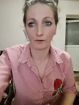 CrazyMaya39 online show from April 14, 9:10 pm