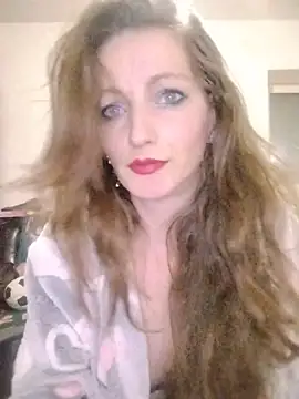 Snapshot of CrazyMaya39 chatting on April 21, 3:57 am CrazyMaya39 online show from April 21, 3:57 am