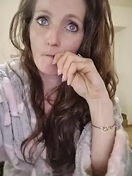 Snapshot of CrazyMaya39 chatting on May 2, 8:19 am CrazyMaya39 online show from May 2, 8:19 am