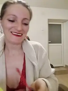 Snapshot of CrazyMaya39 chatting on May 7, 9:42 pm CrazyMaya39 online show from May 7, 9:42 pm