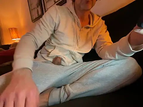 Brandonn1989amateur online show from December 17, 9:43 pm