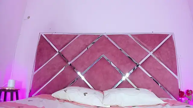 ZoeClarkk  online show from February 25, 1:10 pm