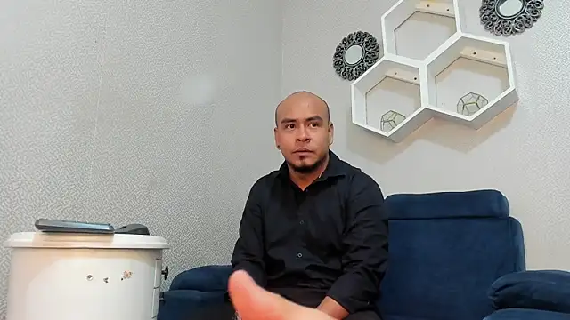 Snapshot of Malachi_Marx chatting on November 17, 12:33 pm Malachi Marx online show from November 17, 12:33 pm