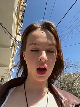 hani obsessed online show from April 17, 10:40 am