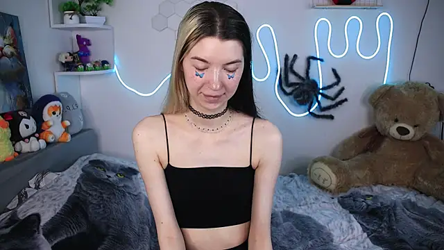 Emmie shy online show from June 26, 1:26 pm