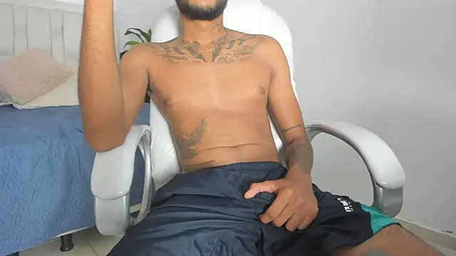 Snapshot of Jackson11__ chatting on November 14, 7:56 pm Jackson11 online show from November 14, 7:56 pm