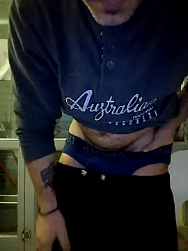 Snapshot of platone09 chatting on November 2, 10:01 pm platone09 online show from November 2, 10:01 pm