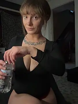 Snapshot of sofrancy chatting on December 20, 10:06 pm sofrancy online show from December 20, 10:06 pm