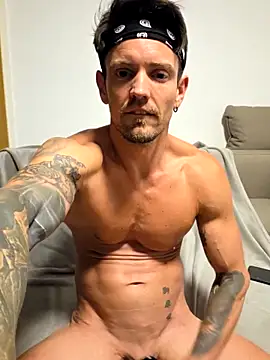 Mystery Mark online show from April 8, 8:53 pm