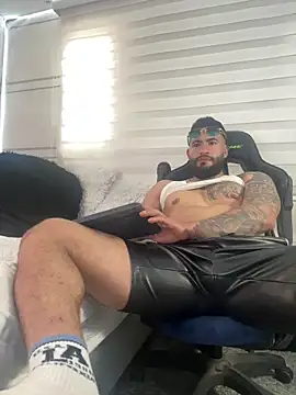 lucassimons1 online show from March 10, 4:34 pm