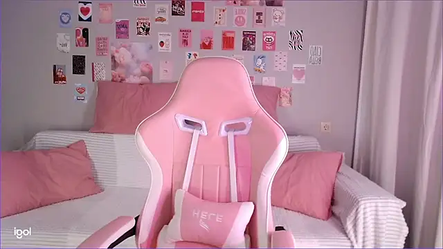 Lexi Bottom online show from March 11, 2:17 am