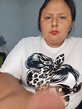 Snapshot of BWW-CINDY11 chatting on June 27, 8:36 pm BWW-CINDY11 online show from June 27, 8:36 pm