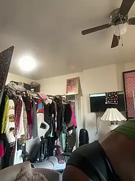 Motherbigbus online show from February 25, 10:30 pm