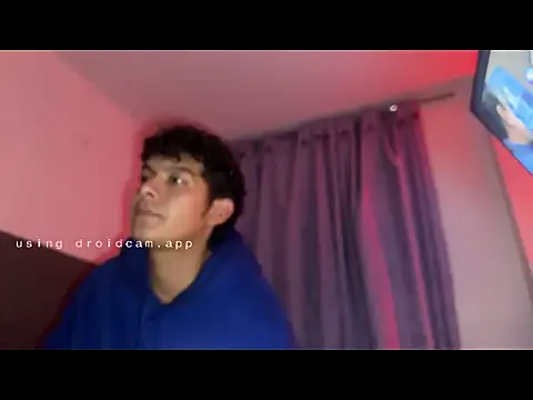 Snapshot of Youngcople18 chatting on November 17, 11:32 pm Youngcople18 online show from November 17, 11:32 pm