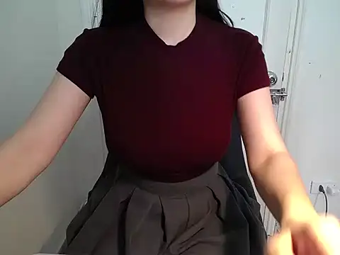 Snapshot of __Aria-- chatting on November 17, 2:28 am Aria-- online show from November 17, 2:28 am