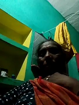 Snapshot of Xx_savita chatting on March 2, 7:32 pm Xx savita online show from March 2, 7:32 pm