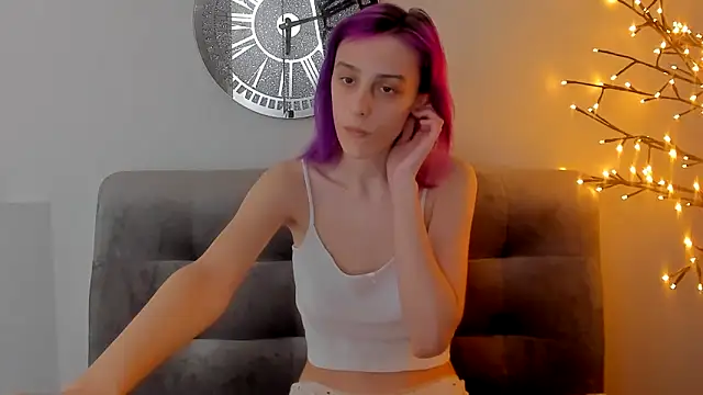 MiilaGlow online show from March 25, 2:12 pm