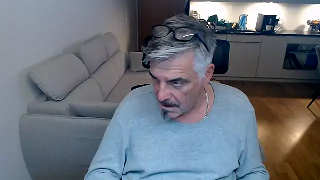 Snapshot of Buidapest chatting on February 16, 4:08 am Buidapest online show from February 16, 4:08 am