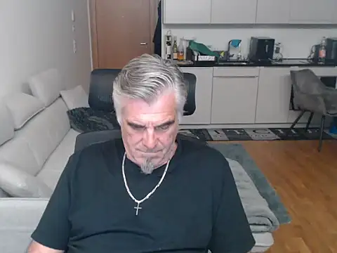 Buidapest online show from April 28, 2:27 am