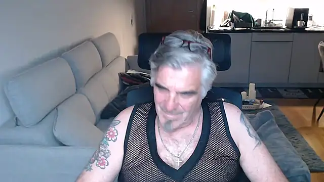 Snapshot of Buidapest chatting on May 22, 9:31 pm Buidapest online show from May 22, 9:31 pm