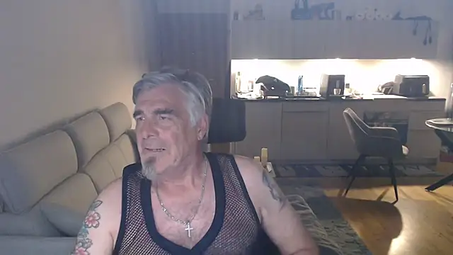 Snapshot of Buidapest chatting on May 29, 3:15 am Buidapest online show from May 29, 3:15 am