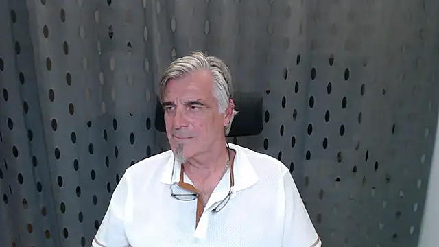 Snapshot of Buidapest chatting on June 30, 4:13 am Buidapest online show from June 30, 4:13 am