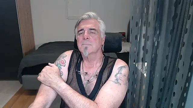 Snapshot of Buidapest chatting on July 8, 3:00 am Buidapest online show from July 8, 3:00 am