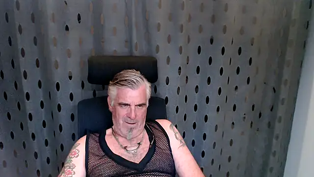 Snapshot of Buidapest chatting on July 13, 12:02 am Buidapest online show from July 13, 12:02 am