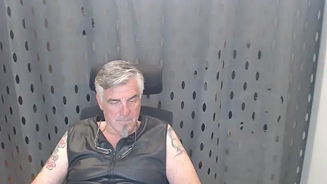 Snapshot of Buidapest chatting on July 18, 12:42 pm Buidapest online show from July 18, 12:42 pm