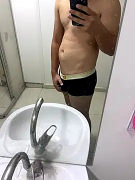 Snapshot of turkishdick22 chatting on November 16, 4:01 pm turkishdick22 online show from November 16, 4:01 pm