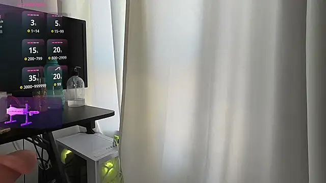Snapshot of Emily_jayreal chatting on April 30, 12:33 pm Emily jayreal online show from April 30, 12:33 pm