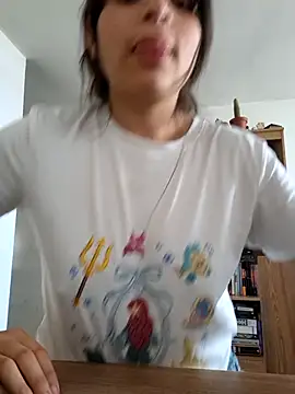 Snapshot of Emyii_ chatting on July 22, 2:31 pm Emyii online show from July 22, 2:31 pm