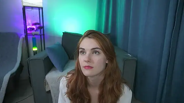 Snapshot of foxy_cute4you chatting on February 26, 5:45 pm foxy cute4you online show from February 26, 5:45 pm