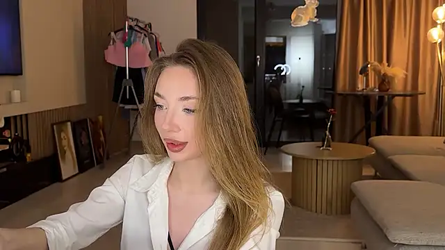 Snapshot of Jolienne chatting on April 30, 8:15 pm Jolienne online show from April 30, 8:15 pm
