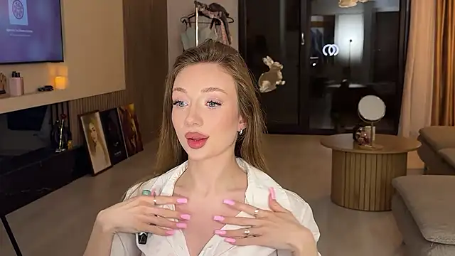 Snapshot of Jolienne chatting on June 4, 8:48 pm Jolienne online show from June 4, 8:48 pm