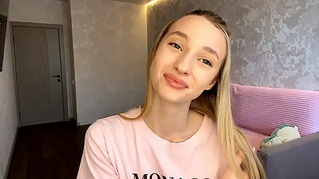 Snapshot of NikyHelton chatting on November 18, 7:46 am NikyHelton online show from November 18, 7:46 am