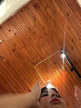 Dannii- online show from February 15, 8:27 pm