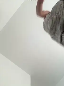 Snapshot of Jhonneeey chatting on February 19, 1:18 pm Jhonneeey online show from February 19, 1:18 pm