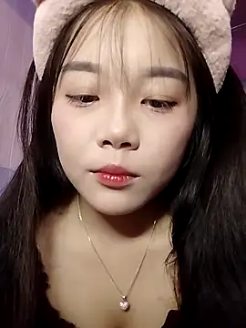 Snapshot of Baa-bee22 chatting on May 12, 12:41 am Baa-bee22 online show from May 12, 12:41 am