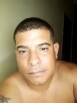 Snapshot of josepis2 chatting on November 17, 5:13 am josepis2 online show from November 17, 5:13 am