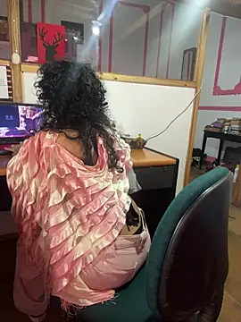 justcallmemargo online show from May 2, 1:43 am