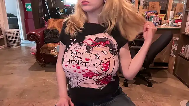 chaton blanche online show from March 5, 7:32 pm