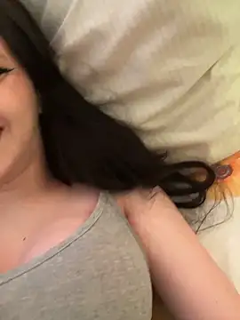 Snapshot of bettyButterfly chatting on May 31, 12:34 pm bettyButterfly online show from May 31, 12:34 pm