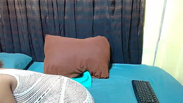 Snapshot of HotSexyCindy chatting on May 25, 4:18 am HotSexyCindy online show from May 25, 4:18 am