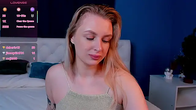 Snapshot of KiraRuiz chatting on February 11, 1:10 am KiraRuiz online show from February 11, 1:10 am