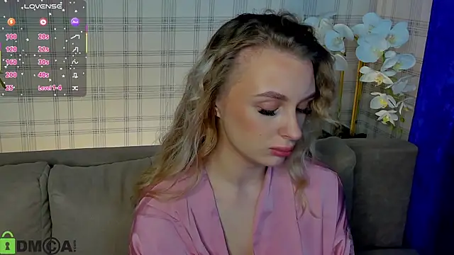 Snapshot of KiraRuiz chatting on February 27, 1:16 am KiraRuiz online show from February 27, 1:16 am