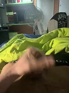 Snapshot of Alessandro_478 chatting on June 14, 5:09 am Alessandro 478 online show from June 14, 5:09 am