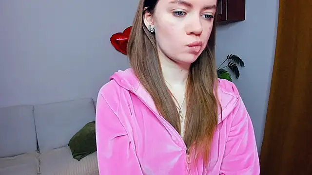 AngelesBenitz online show from February 13, 7:04 am